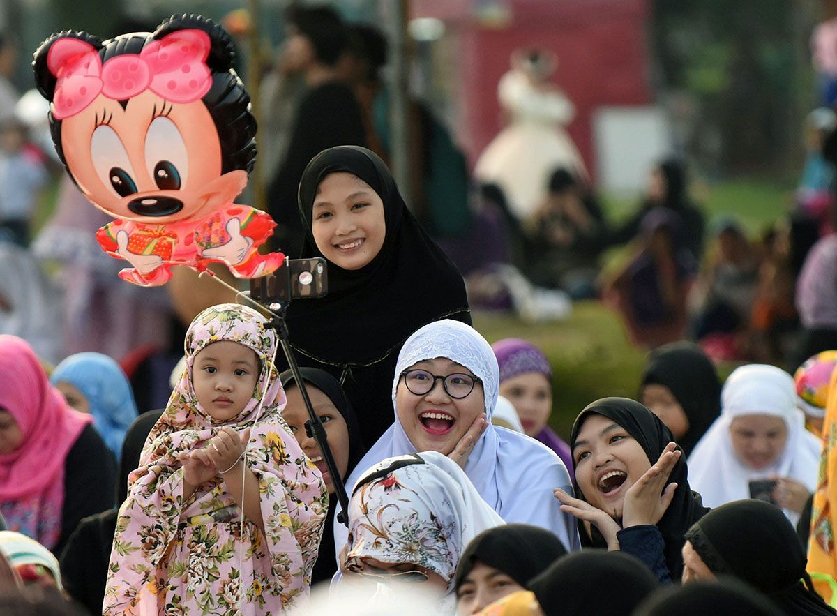 Eid Al-Fitr prayers at Luneta Park in Metro Manila Philippines.jpg