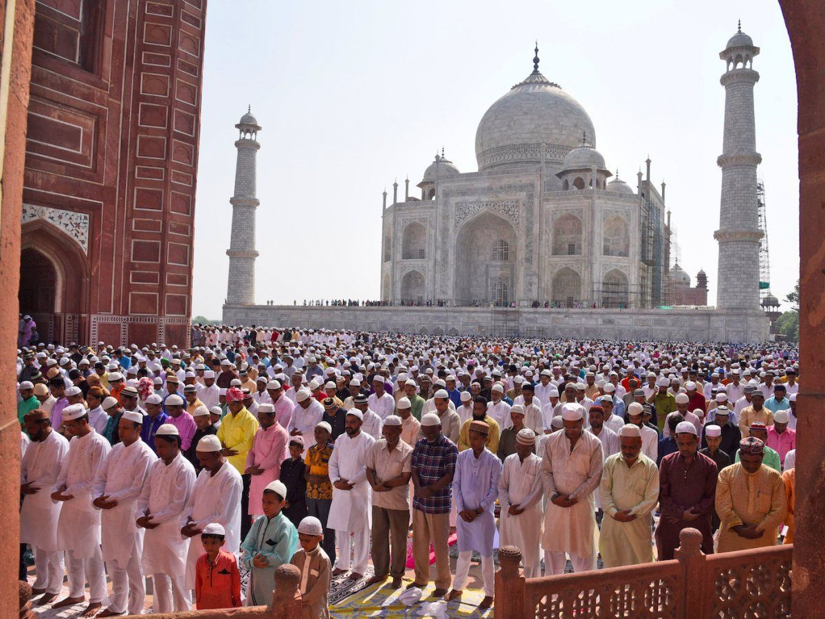 eid prayer in agra india.jpg