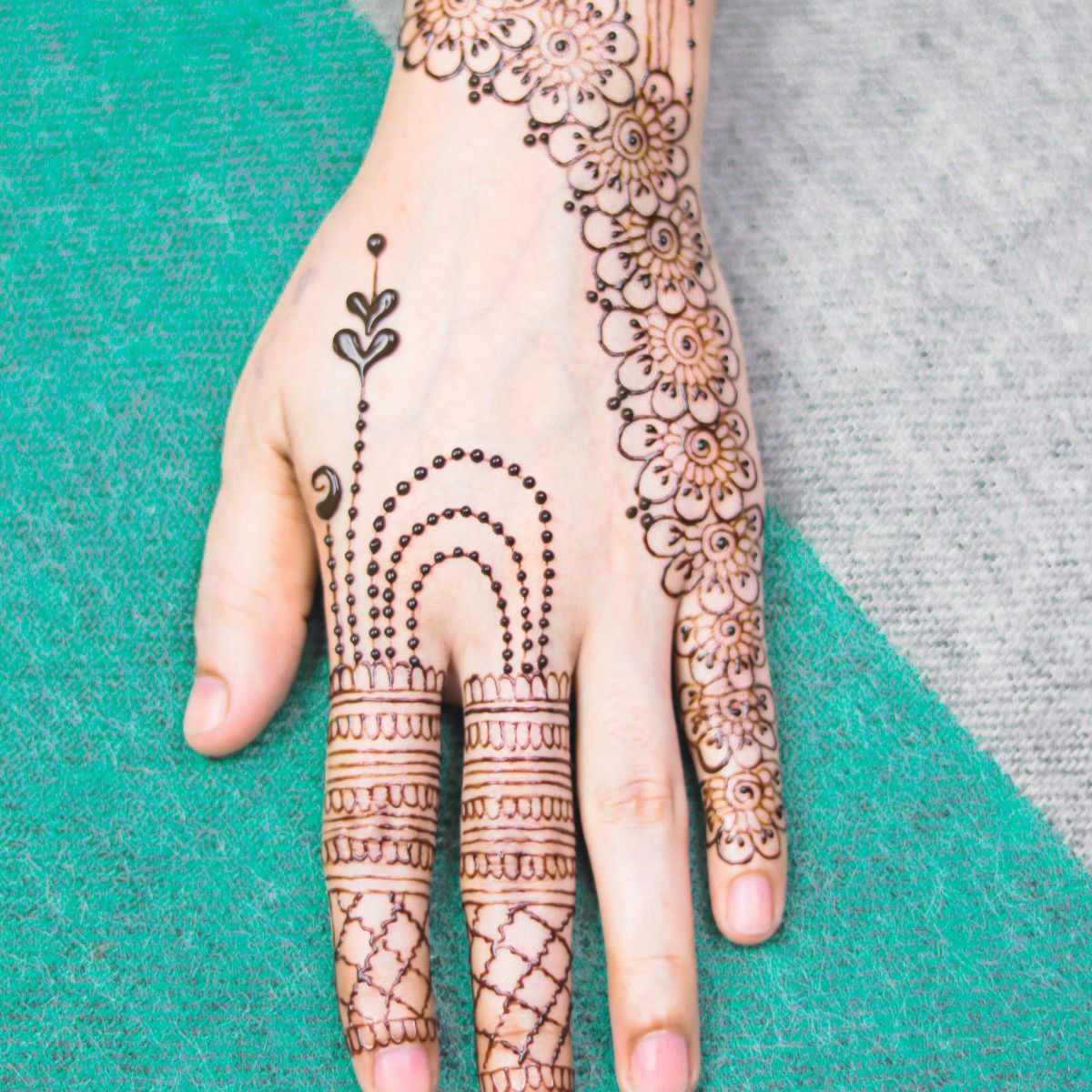 eid_ul_adha_beautiful_mehendi_designs.jpg