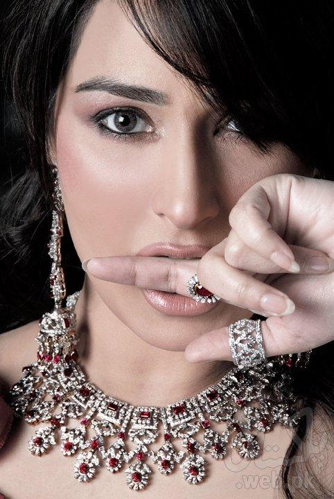 Jewellery Designs by Hanif Jewellers - www.funstufforall.blogspot.com (6)-788815.jpg