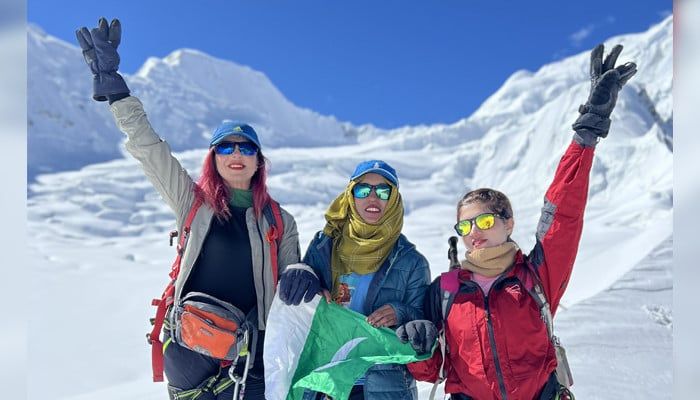 Pakistani Women Make History by Crossing Haramosh La Pass