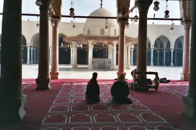 The Mosque of Amr ibn al-As in modern-day Cairo.jpg