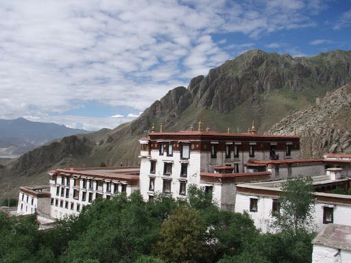 tibet drepung monastery.jpg