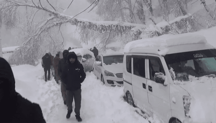 What to do if the Car gets stuck in the Snow?